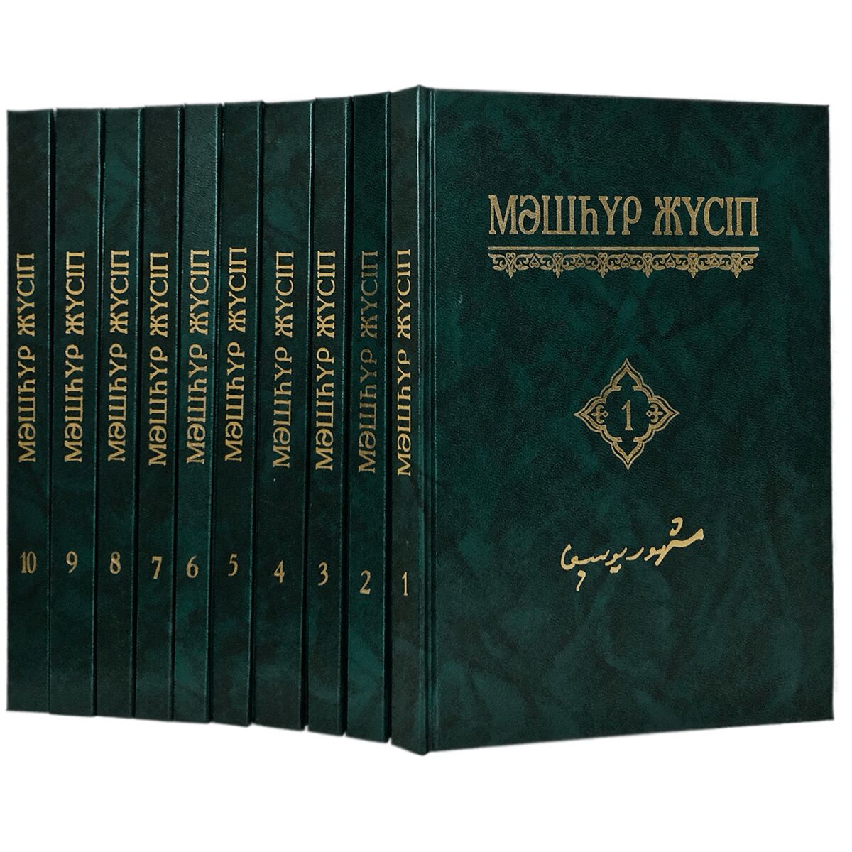 Киска көпіршіктерді үрлеп жатыр