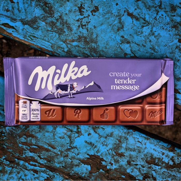 Что за прикол 1000-7. Message 100. Шоколадка милка alpine milk cream. Милка тендер. Куча непрочитанных сообщений.