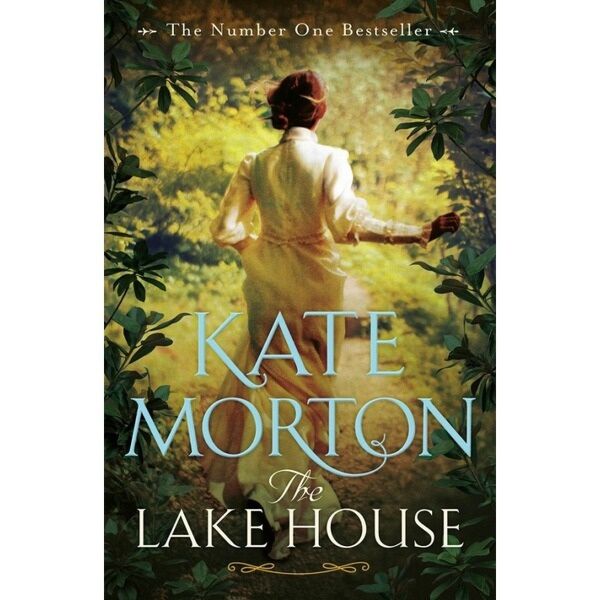 Lake book. Дом у озера книга. Дом у озера обложка. Дом у озера книга про девочку. Morton Kate "the Lake House".