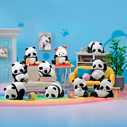 52toys_panda_roll_panda_as_a_c